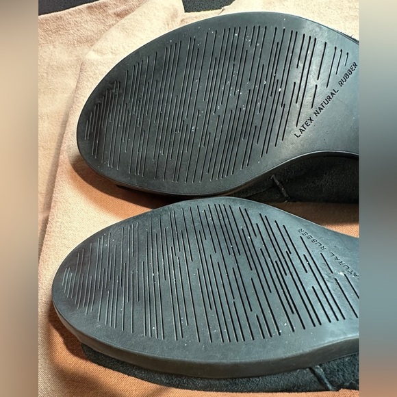 Munro American Peep Toe Black Suede Side Zip 2.25” Heels Women’s Sz 10M - Picture 9 of 15